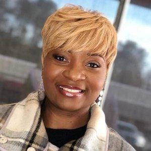 Meet your Posher, Carla